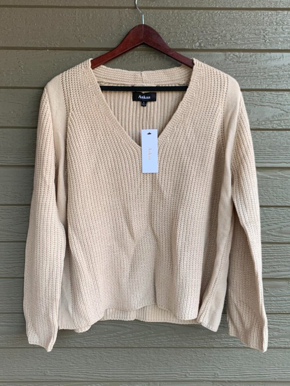 NWT Cream Chunky Knit V-Neck Sweater Size L